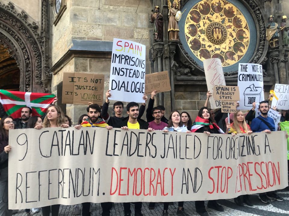 protest prague catalonia