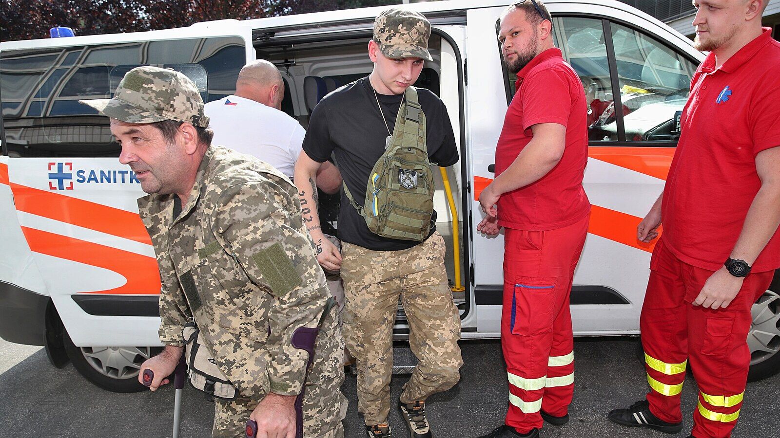 Česká republika přijala první skupinu vážně zraněných ukrajinských vojáků