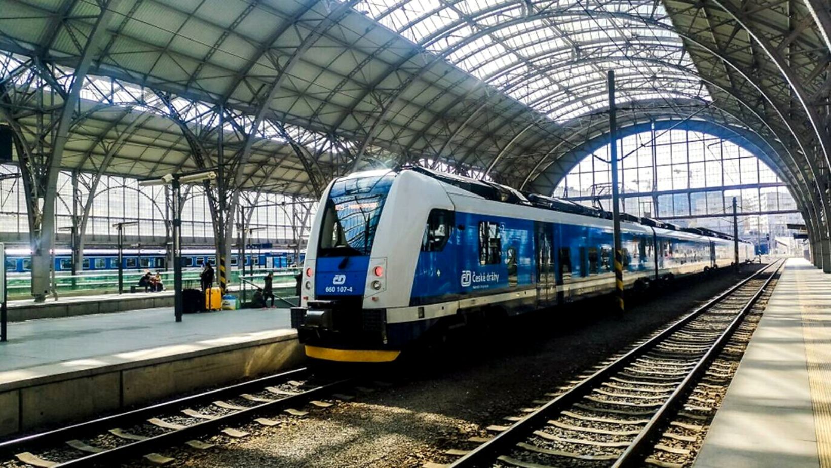 are dogs allowed on trains in prague