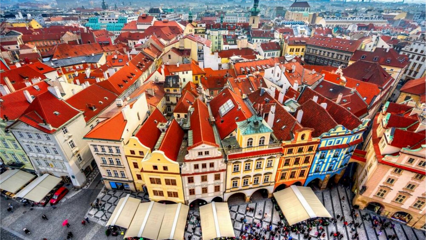 Česká republika rozšiřuje zákaz udělování víz pro Rusy a Bělorusy: Pražské ráno
